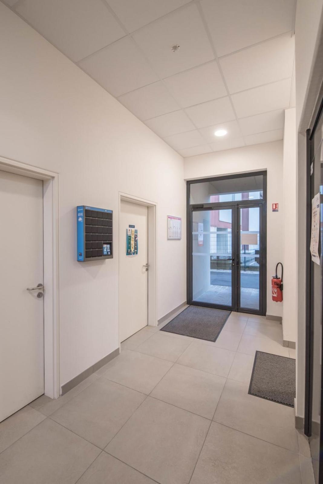 Ferienwohnung Pierrick - Studio Wifi Et Gare Le Mans Exterior foto